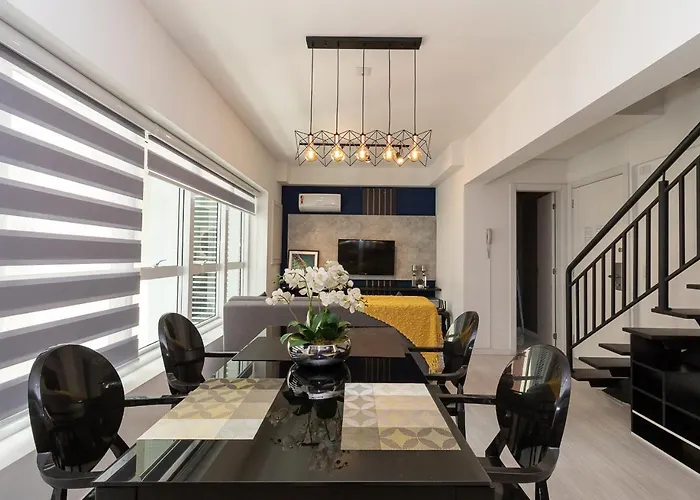 Duplex Decorado no Batel - Perfeito para família